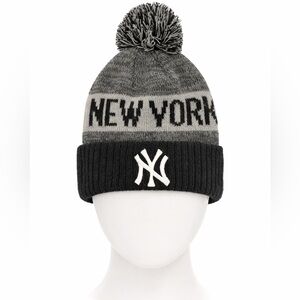 New York Yankees Pom Beanie Knit Winter Hat Gray Black Cuffed One Size
